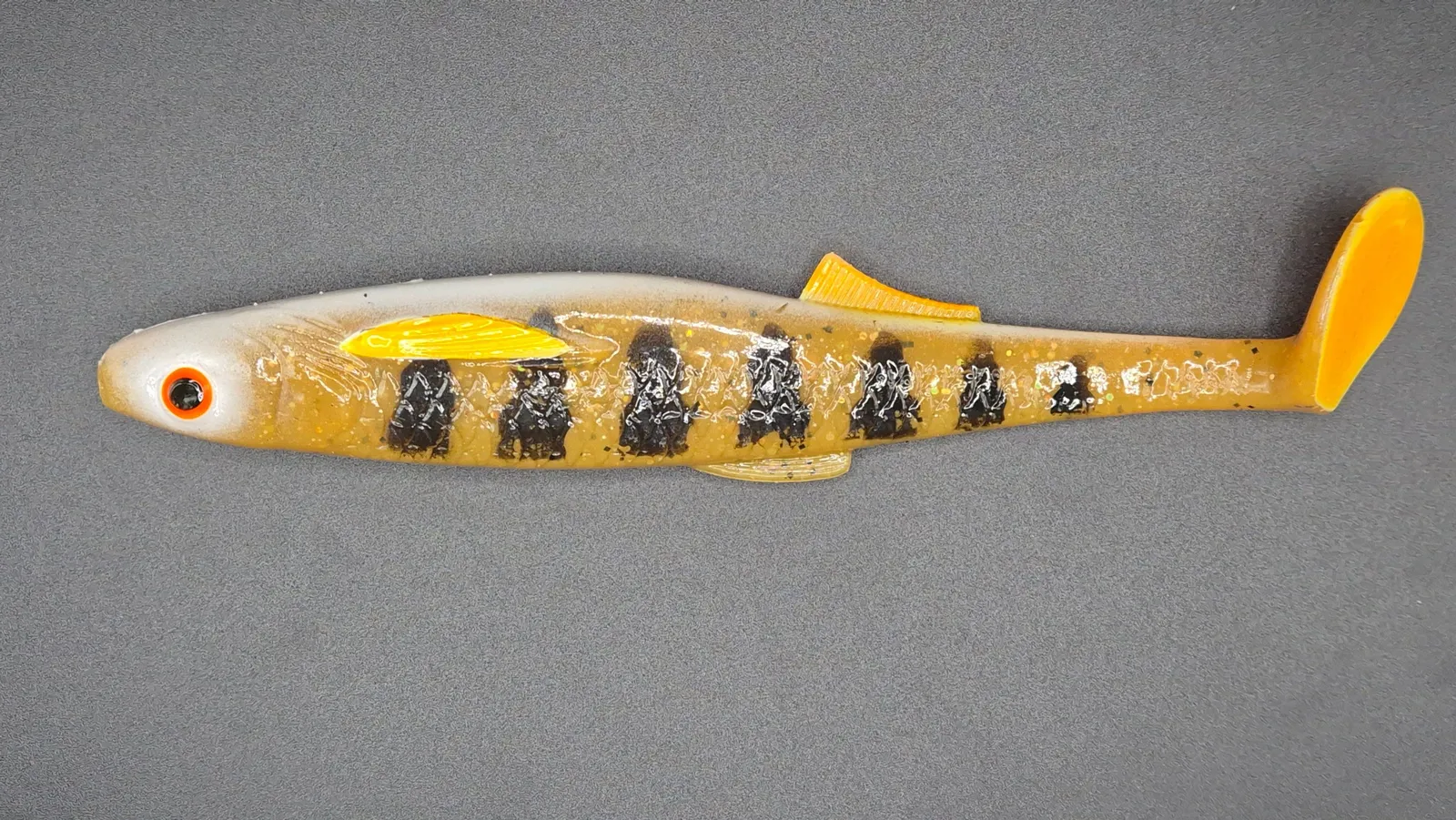 Płotka 18 cm – Cola